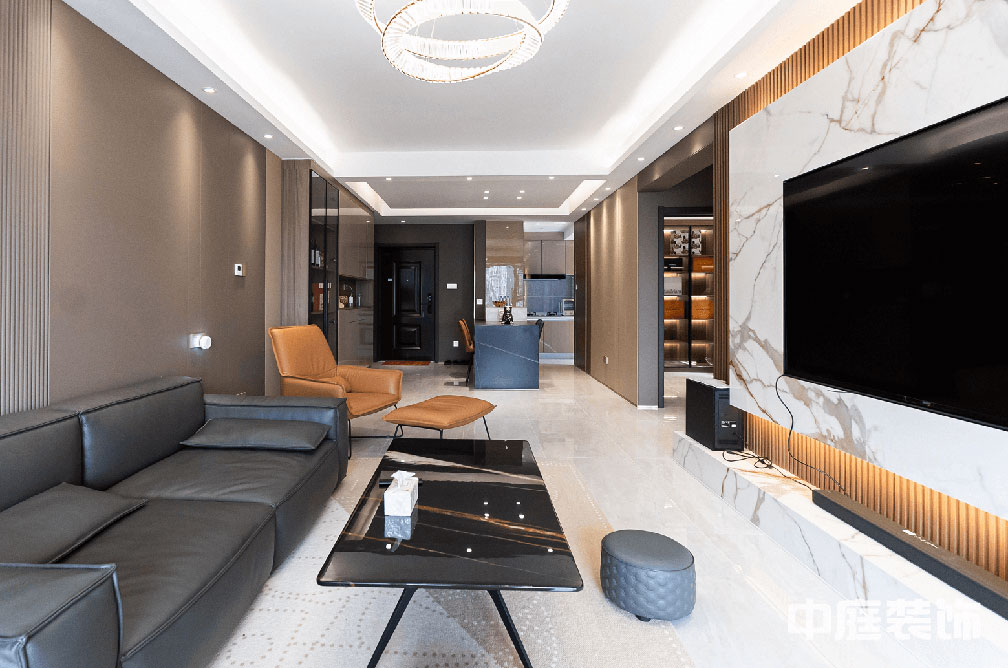 黃有斌：翡翠時光&mdash;&mdash;精工、材質(zhì)打造現(xiàn)代新輕奢生活