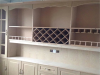 衣柜要定制的比較好還是現(xiàn)場做比較好？