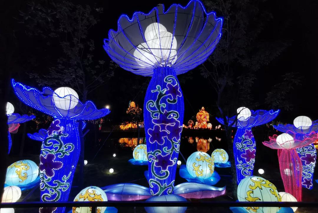 月色燈山滿江河| 裝飾公司和燈展的關(guān)系是？